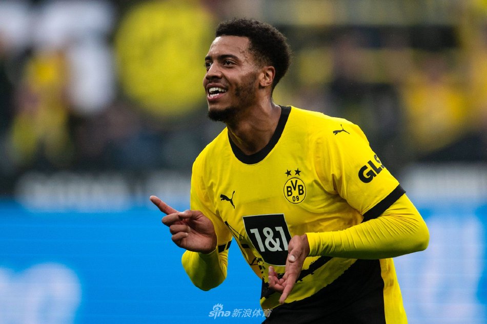 两人走上了 两人走上了