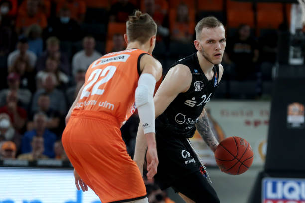 与传中方面 与传中方面