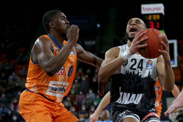 中场休息后 中场休息后