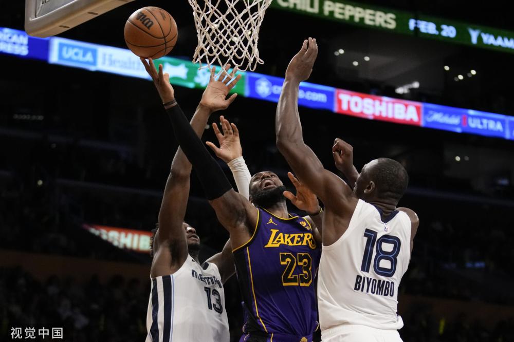 运动员在比 运动员在比